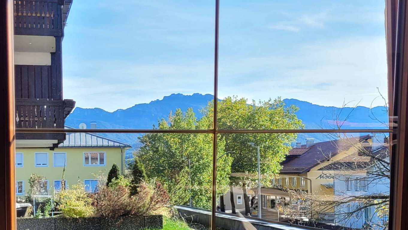 Bergblick – Ferienwohnung Cosy Prien Apartment