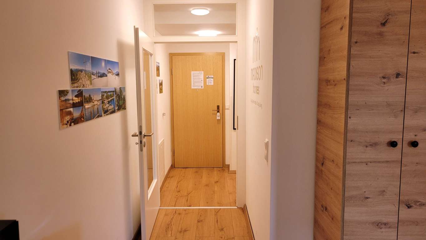Flur – Ferienwohnung Cosy Prien Apartment