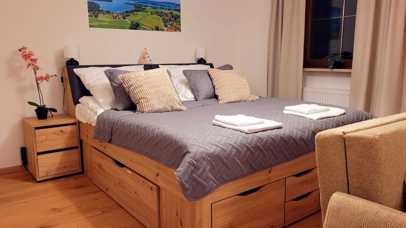 Schlafbereich – Ferienwohnung Cosy Prien Apartment